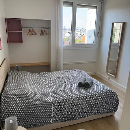 4 Bedrooms - 2 Bathrooms - Parking And Balcony