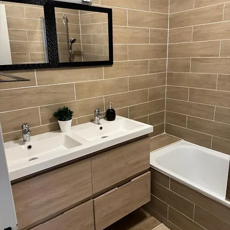 Daire 4 Bedrooms - 2 Bathrooms - Parking And Balcony Le Mans