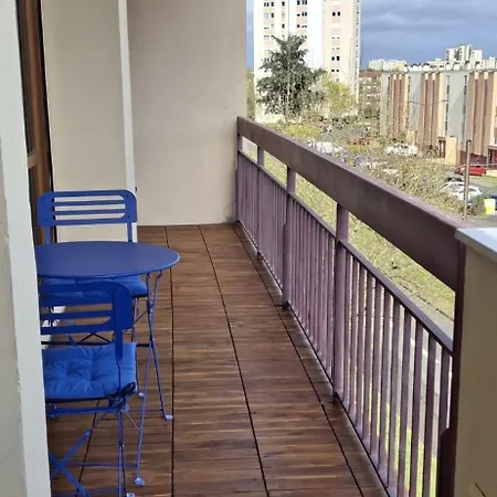 4 Bedrooms - 2 Bathrooms - Parking And Balcony Appartement Le Mans